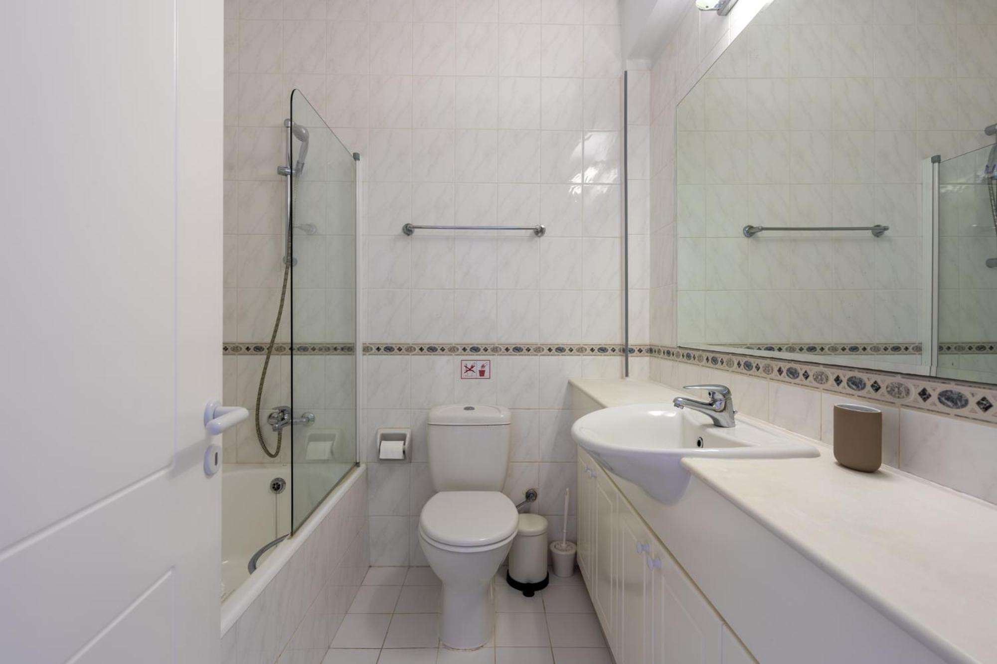 Tropical Paradise In Harbour Paphos, Central & Close To Beach Exterior photo
