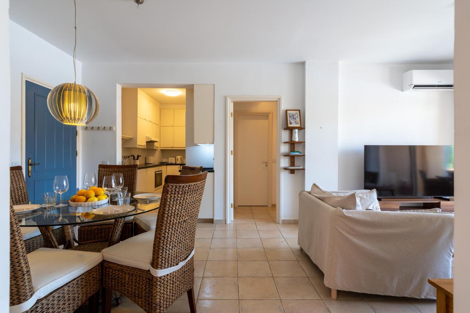 Tropical Paradise In Harbour Paphos, Central & Close To Beach Exterior photo